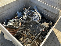 Pallet met aanvoerslangen en koppelingen (2x) - afbeelding 11 van  12