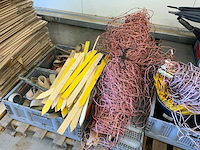 Pallet met afrasteringsnetten en diverse toebehoren (3x) - afbeelding 3 van  4