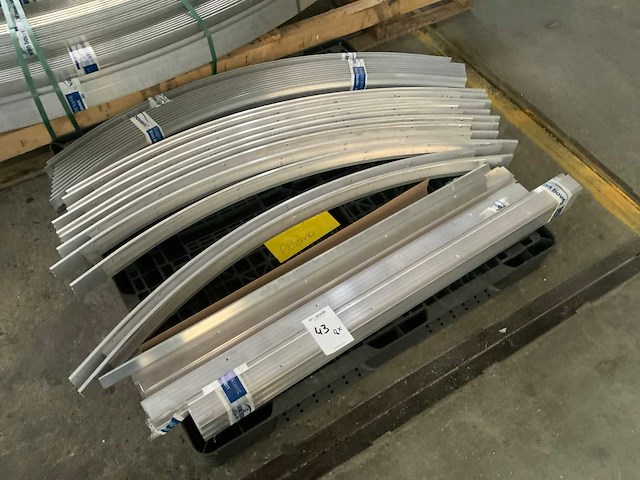 Pallet met alluminium halffabrikaten (8x) - afbeelding 2 van  6