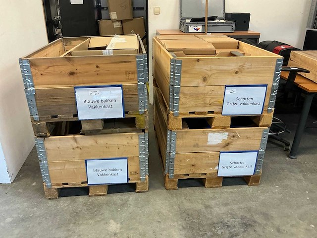 Pallet met bakken en vakverdelingen (4x) - afbeelding 2 van  9