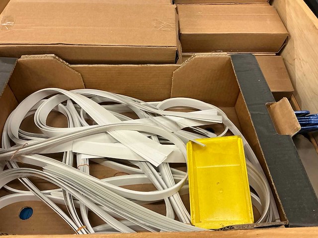 Pallet met bakken en vakverdelingen (4x) - afbeelding 6 van  9