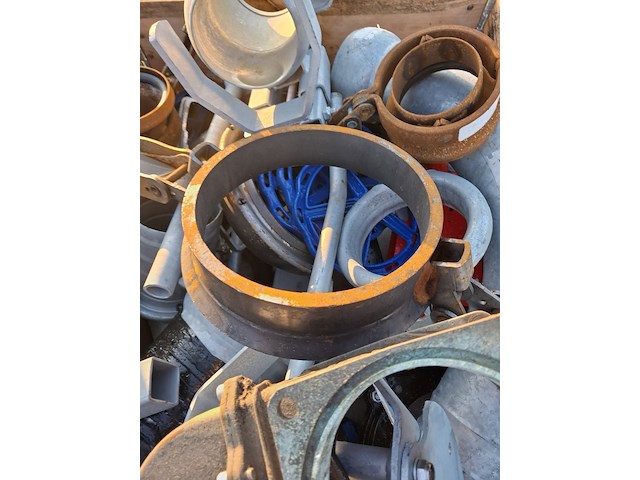 Pallet met bemester onderdelen - afbeelding 3 van  11