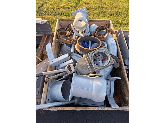 Pallet met bemester onderdelen - afbeelding 4 van  11