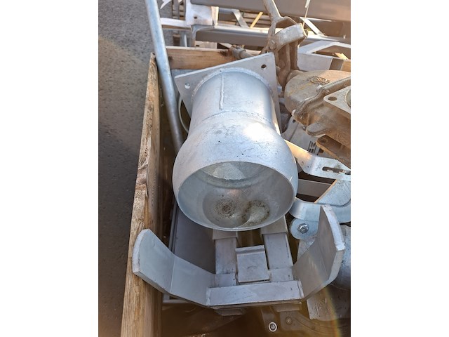 Pallet met bemester onderdelen - afbeelding 7 van  11