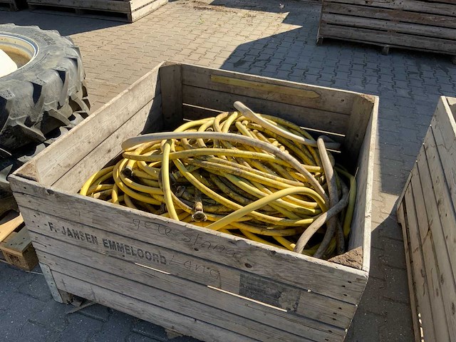Pallet met beregening slangen - afbeelding 4 van  8