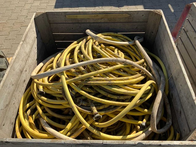 Pallet met beregening slangen - afbeelding 5 van  8