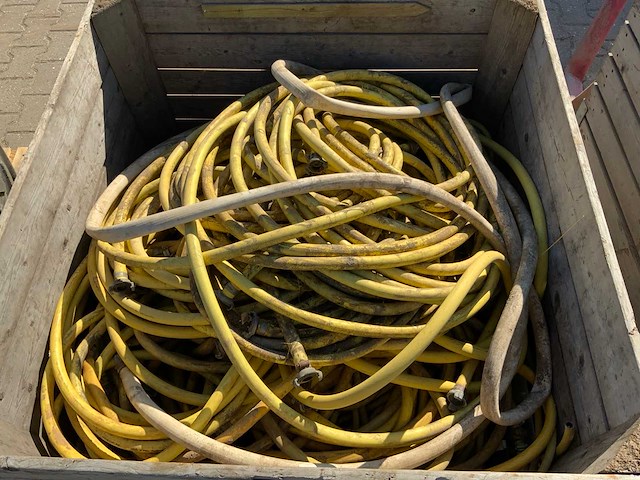 Pallet met beregening slangen - afbeelding 6 van  8