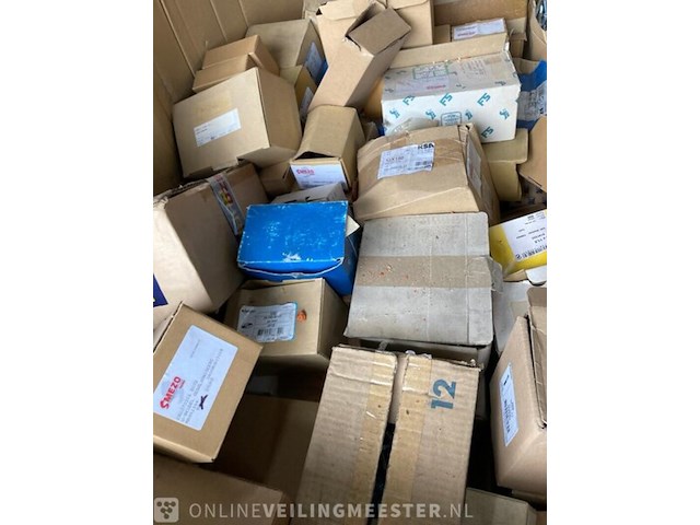 Pallet met bevestigingsmateriaal - afbeelding 3 van  6