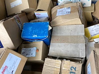 Pallet met bevestigingsmateriaal - afbeelding 3 van  6