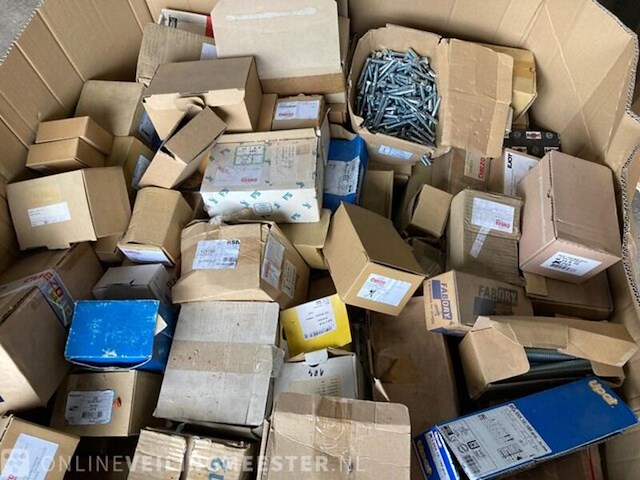 Pallet met bevestigingsmateriaal - afbeelding 5 van  6