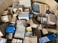 Pallet met bevestigingsmateriaal - afbeelding 5 van  6