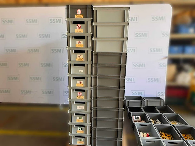 Pallet met bordstickers - veiligheid en markering - afbeelding 1 van  27