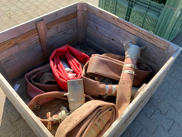Pallet met brandweerslang beregeningslang (5x) - afbeelding 18 van  20