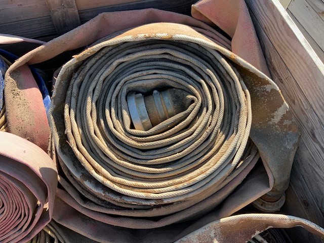 Pallet met brandweerslang beregeningslang (5x) - afbeelding 14 van  20
