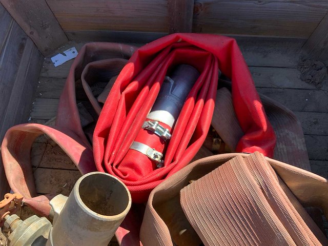 Pallet met brandweerslang beregeningslang (5x) - afbeelding 4 van  14