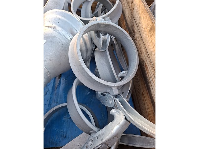 Pallet met buismateriaal - afbeelding 4 van  9