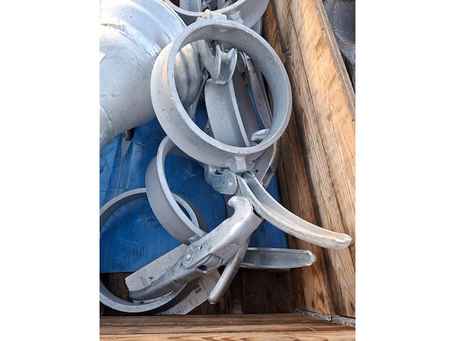 Pallet met buismateriaal - afbeelding 5 van  9