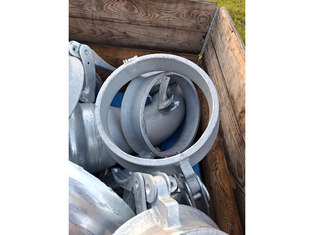 Pallet met buismateriaal - afbeelding 6 van  9