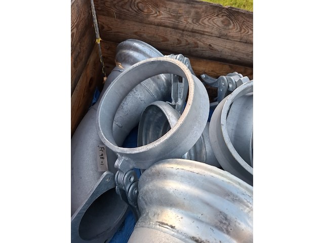 Pallet met buismateriaal - afbeelding 7 van  9