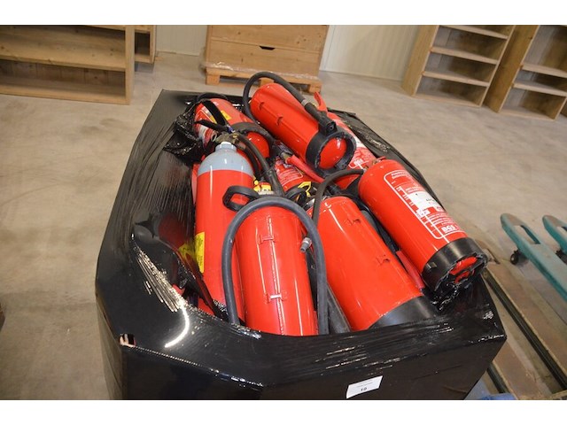 Pallet met ca. 20 brandblussers - afbeelding 2 van  5