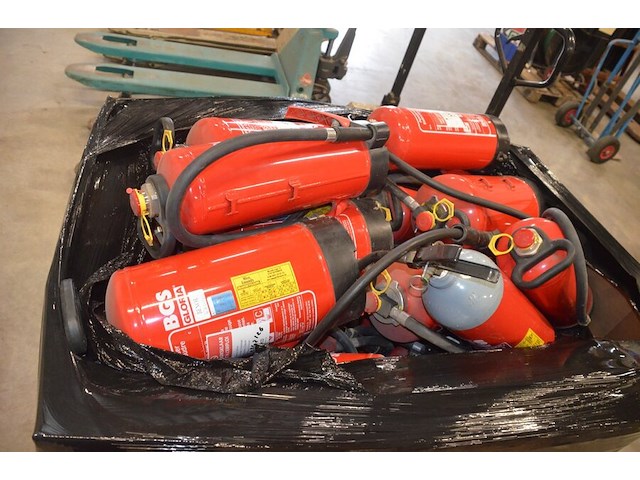 Pallet met ca. 20 brandblussers - afbeelding 3 van  5