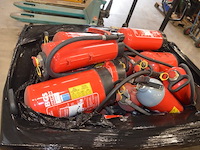 Pallet met ca. 20 brandblussers - afbeelding 3 van  5