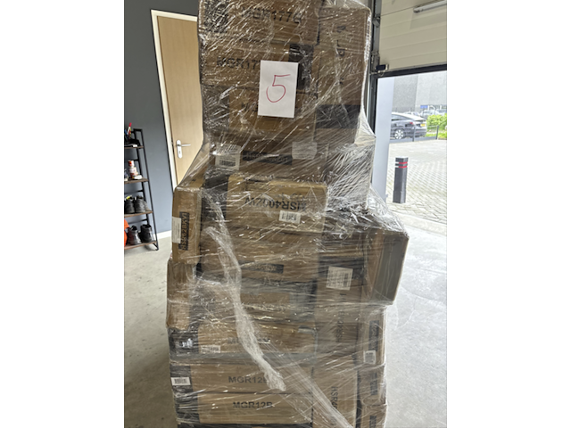 Pallet met ca. 22x kledingrekken – moderne & praktische modellen - afbeelding 4 van  6