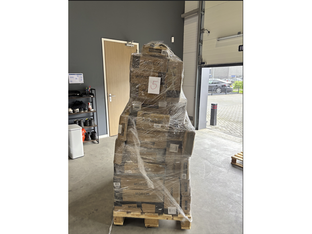 Pallet met ca. 22x kledingrekken – moderne & praktische modellen - afbeelding 5 van  6