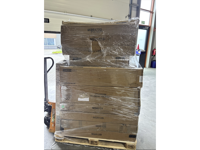 Pallet met ca. 22x kledingrekken – moderne & praktische modellen - afbeelding 6 van  6