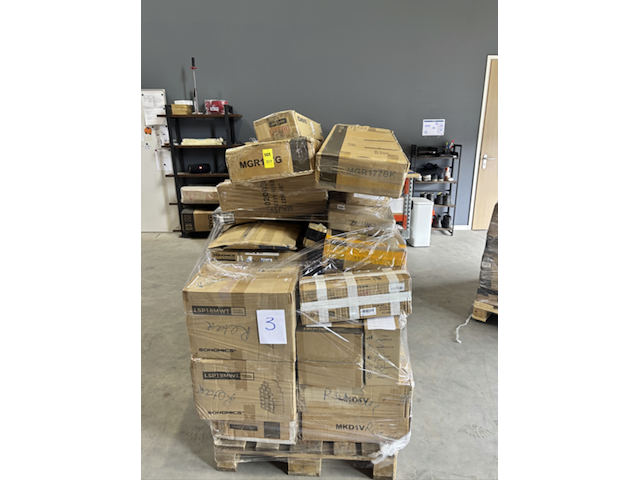 Pallet met ca. 33x kledingrekken & kapstokken – praktisch en modern assortiment - afbeelding 3 van  7