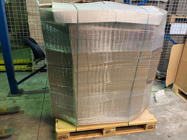 Pallet met ca. 450 traydozen 50x28x19cm, bruin - afbeelding 1 van  4