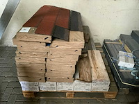 Pallet met dakshingles - afbeelding 1 van  3