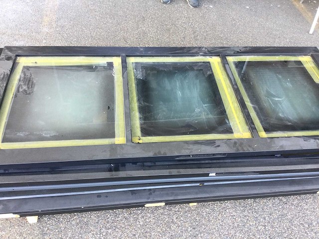 Pallet met deuren - afbeelding 2 van  5