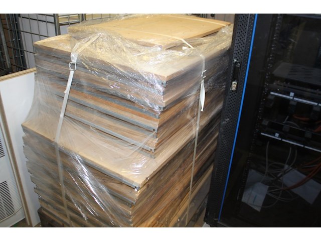 Pallet met div maten houten legborden - afbeelding 4 van  7