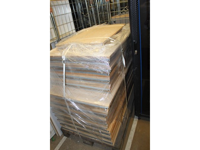 Pallet met div maten houten legborden - afbeelding 6 van  7