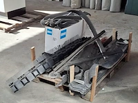 Pallet met divers dakmateriaal o.a. ubbink