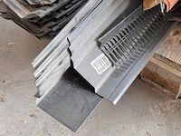 Pallet met divers dakmateriaal o.a. ubbink - afbeelding 7 van  10