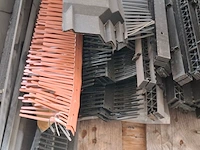 Pallet met divers dakmateriaal o.a. ubbink - afbeelding 8 van  10