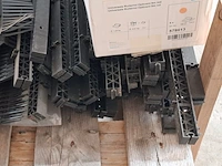 Pallet met divers dakmateriaal o.a. ubbink - afbeelding 9 van  10