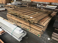 Pallet met divers plaatmateriaal - afbeelding 1 van  3