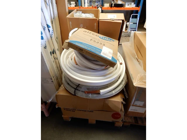 Pallet met diverse aircotoebehoren - afbeelding 2 van  9