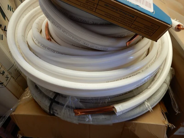 Pallet met diverse aircotoebehoren - afbeelding 3 van  9