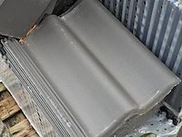 Pallet met diverse dakpannen antraciet - afbeelding 7 van  7