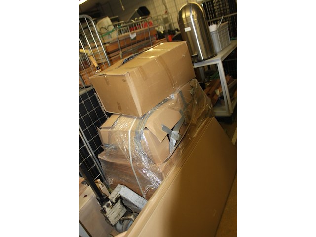 Pallet met diverse dozen met inhoud incl lang delen - afbeelding 9 van  11
