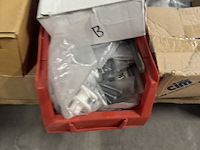 Pallet met diverse ijzerwaren - afbeelding 3 van  11