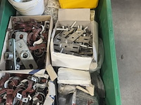 Pallet met diverse ijzerwaren - afbeelding 4 van  11