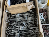 Pallet met diverse ijzerwaren - afbeelding 5 van  11