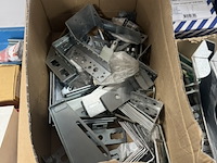 Pallet met diverse ijzerwaren - afbeelding 9 van  11