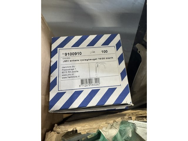 Pallet met diverse ijzerwaren - afbeelding 10 van  11