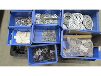 Pallet met diverse materiaal - afbeelding 2 van  7